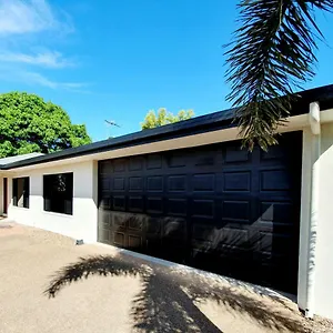 Guest house 3 Bedroom Central